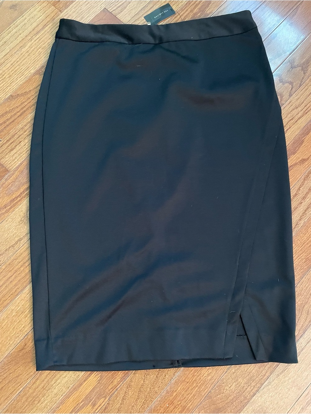 The LIMITED Black Pencil Skirt - Classic Workwear Size 8 NEW WITH TAGS